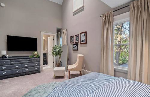 Cleveland Escape - Hot Tub - Karaoke Machine - Sleeps 12 - Foto 35