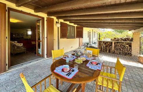 Cozy Home In Pozzol Groppo With Wifi - Foto 16