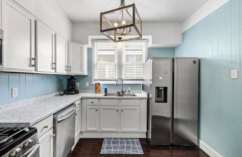 Port Side at M Historic Lost Bayou Retreat Walk to Beach Sleeps 6 - Foto 14