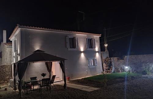 Vikou House - Nestled in One of Zakynthos Oldest Villages A Tranquil Retreat Close to Renowned Beaches Offering Authentic Zakynthian Hospitality By Villa Mana Gers - Foto 12