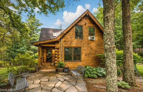 Nordic Spa Log Cabin Experience, Sauna, Cold Plunge, Hot Tub & Theater - Photo 49