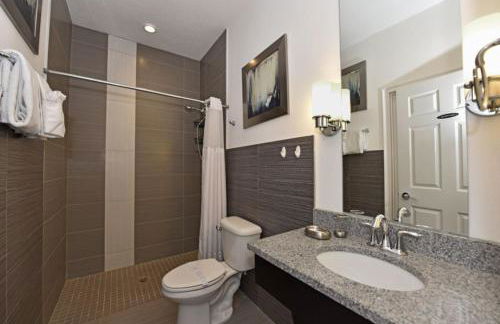 Beautiful 3-Bed Villa 10 Minutes From Disney - Serenity Resort townhouse - Foto 14