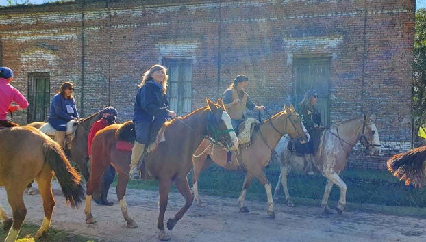 Balade à cheval dans les environs de Carlos Keen