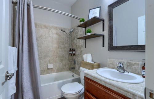 Yosemite Hilltop Gated Villa near Oakhurst, Bass Lake and Mariposa w EVCharger Hottub Grill and Awesome Views! - Foto 42