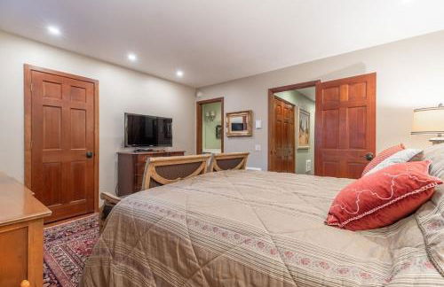 Townhouse Art Gallery in Mammoth's Best Location - Photo 23