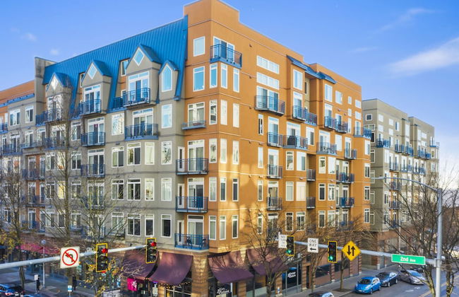 Corner Unit in the Middle of It All - Foto 12