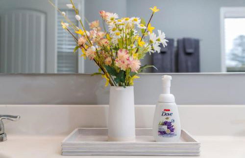 Open Plan Arcade Home with Natural Hardwoods Sleeps 10 - Foto 28