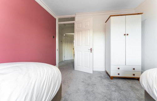 Purley House-Sleeps 8-Near Gatwick-Games Room - Foto 12