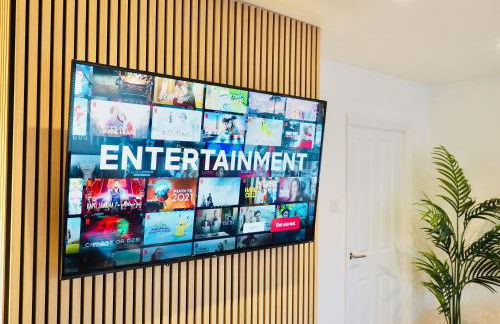 Spacious 3 bedroom Home w Parking in Farnborough - Foto 39