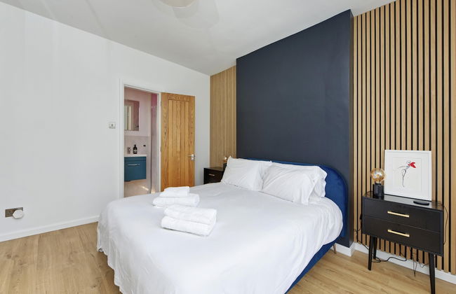 Beautiful Battersea Garden Flat by Underthedoormat - Photo 9