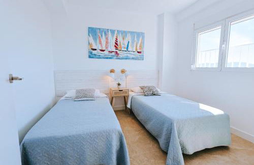 Apartamento prémium con 5 Piscinas Barbacoa Tenis Frontenis - Foto 28