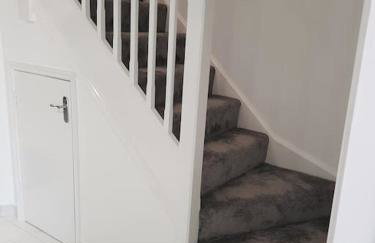 Luxurious 2 Bedroom House With Garden And Free Parking - Foto 16