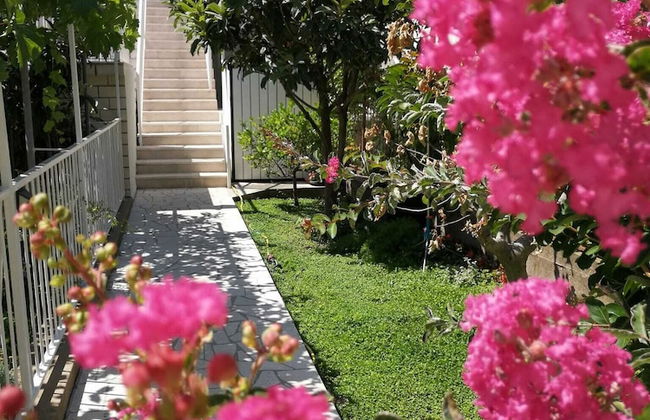 Insideout Apartment - Photo 35