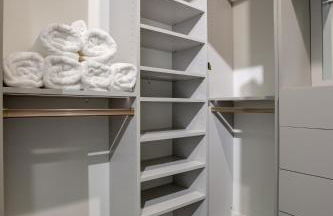 Loft condo by Mercedes Benz w balcony Apt 101 - Foto 20