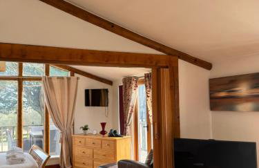 Stable lodge with Cosy Log Fire & Optional Hot tub - Foto 6