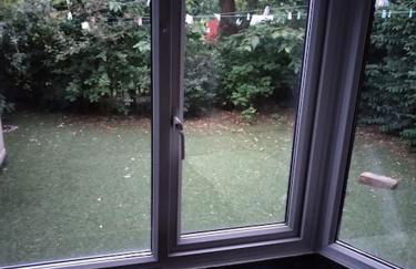 Cosy 2-bed apartment with free parking & ramp access - Foto 7