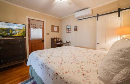Sleeps 2 Private Entrance, Spa Tub, Near Casino - Foto 8
