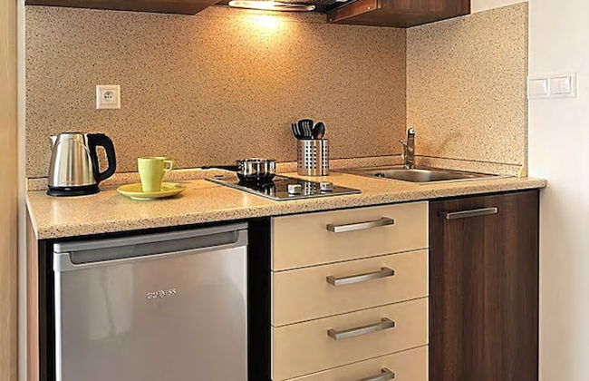 Melrose Apartments 2 - Photo 6