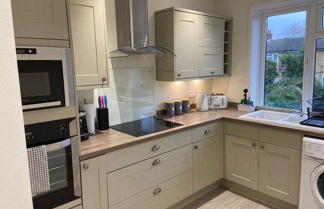 Gladstone Apartments by Bluebell Rooms - Photo 30