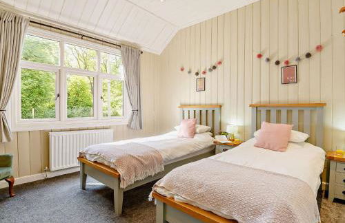 4 Bed in Llanfairtalhaiarn 88973 - Photo 15