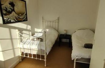 Victorian Semi Detached House behind the High Street - Foto 9