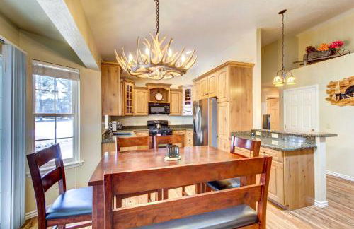 Winter Hikes and Ice Fishing Fun Cozy Show Low Home - Foto 8