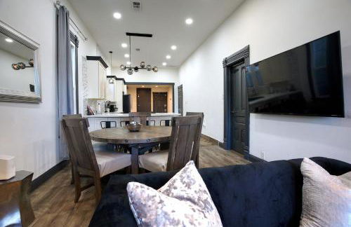 The Black and White House - Foto 17