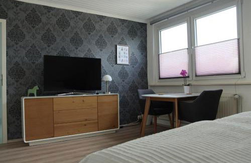 Privatzimmer mit eigenem Bad und Küche - Photo 1