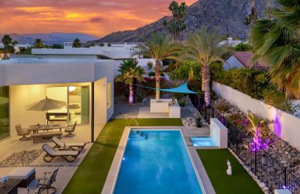 Pool • Hot Tub • Views Luxury Design Villa Valentina by AvantStay - Foto 1