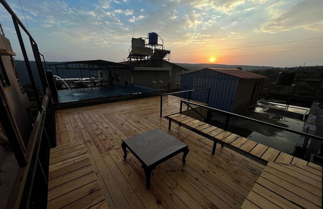 Savitri Bungalow - Photo 14