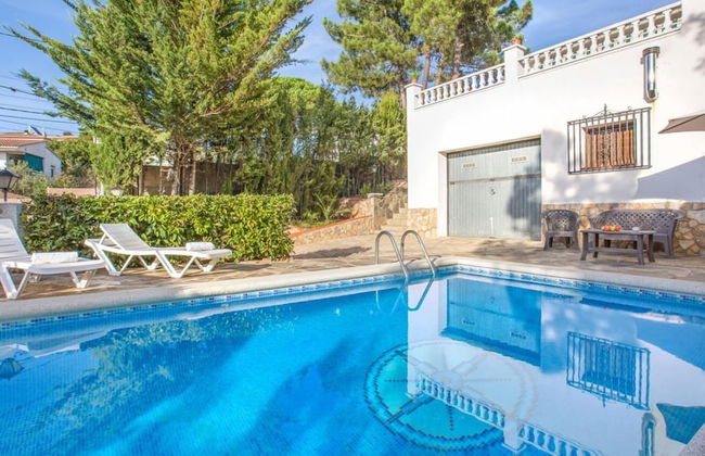 Conchi in Lloret de Mar - Photo 4