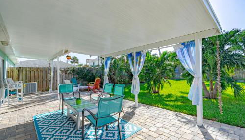 Dog Friendly Home wPrivate Fenced Yard, Garage & Fire Pit STEPS to the Beach! - Foto 5, Garden, sunbed