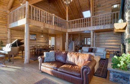 Sleeps 20 Secluded 7BDR Retreat on 71 Priv Acres Elkstone Lodge by AvantStay - Foto 9