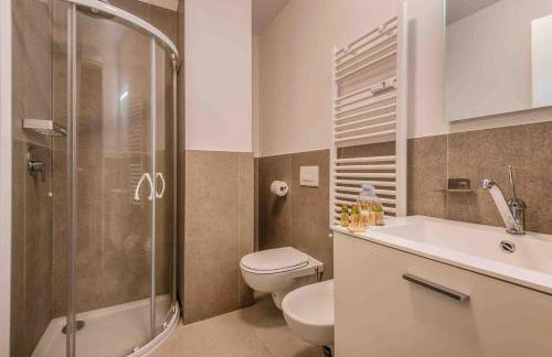 Sant Ambrogio M2 200metri centre of milan - Photo 2