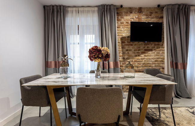 BIBO SUITES PLAZA NUEVA - Photo 43