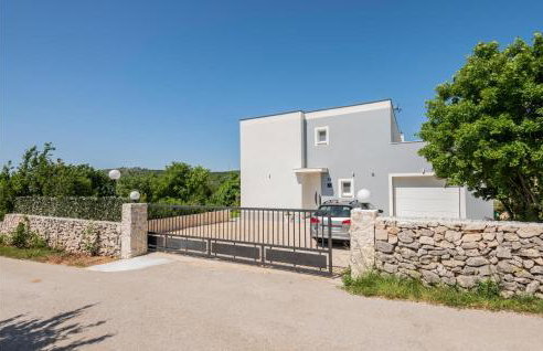 Cozy Home In Veliki Brocanac - Foto 17