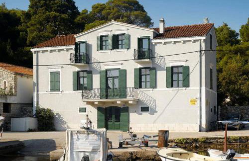 Private luxury Villa del Mar on Solta for up to 10 persons, heated pool, free parking, next to sea! FREE Kajak & Mountainbikes, GREAT living area & privacy! - Foto 34