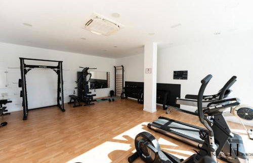 Luxury Beach Escape with Pools, Gym & Sauna - Foto 51