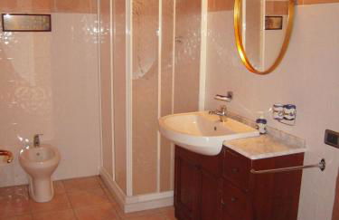 Villa with private swimming pool and private garden in quiet area, panoramic views - Foto 9