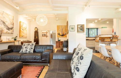 Stunning 6 Bedroom with Swimming Pool & Sauna! - Foto 55