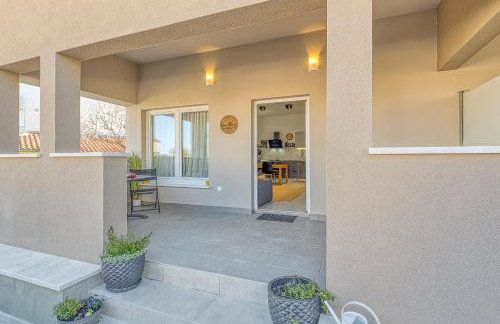 Runa with Terrace - Photo 1