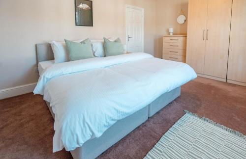 Spacious home 3 min from station - Photo 17