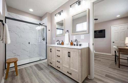 Mins to Downtown 2 King Beds Free Parking Family Friendly - Foto 4