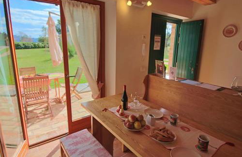 Cottage in Montelabbate with Pool & Forest - Foto 20