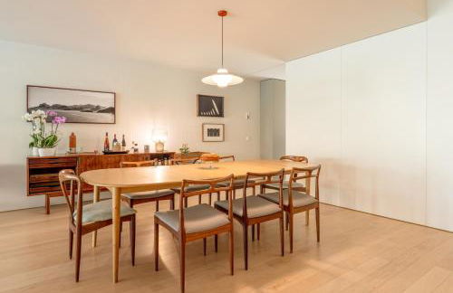 Grand Villa w/ Pool, Garden & Garage by HostWise - Foto 29