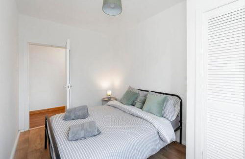 Free Parking - Central - Sleeps 6 - 3 Bedrooms - Foto 12