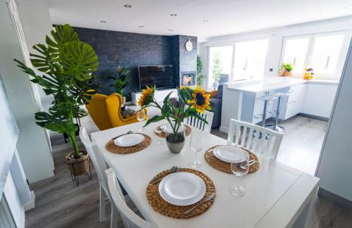 Lujoso ático entre 2 playas con garaje, terraza, vistas y wifi - Foto 7