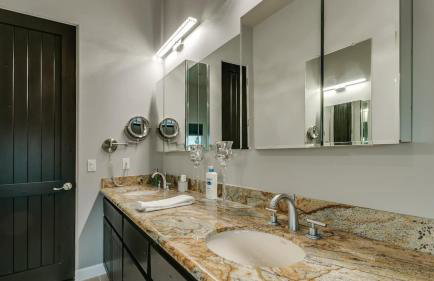 Luxury Contemporary Sanctuary w/ Pool and Views! - Foto 56