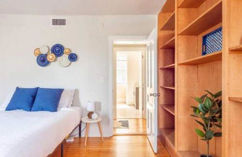 Jennifer's Cozy Apt Walk to Brown In Unit Laundry - Foto 20