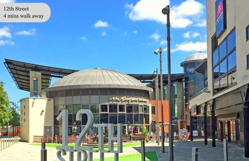 Beautiful Apartment in Central MK with Balcony, Free Parking & Smart TV with Netflix by Yoko Property - Foto 24